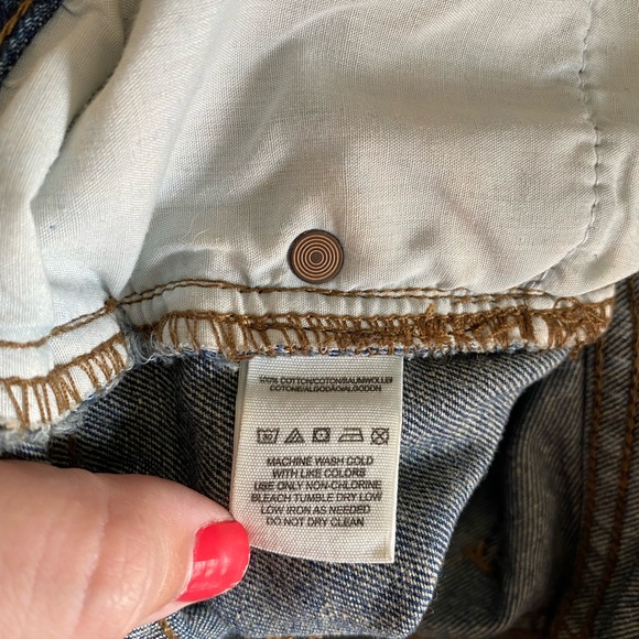 ❌❌SOLD❌❌ Free People | Distressed Blue Jean Shorts (27) - Picture 5 of 5